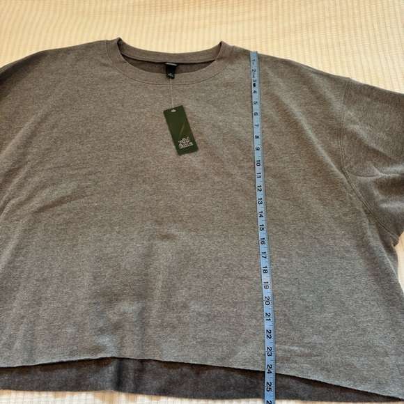Wild Fable NWT Womens Plus Size Cropped Raw Hem Grey Crewneck Sweatshirt Size 4X - Picture 7 of 7